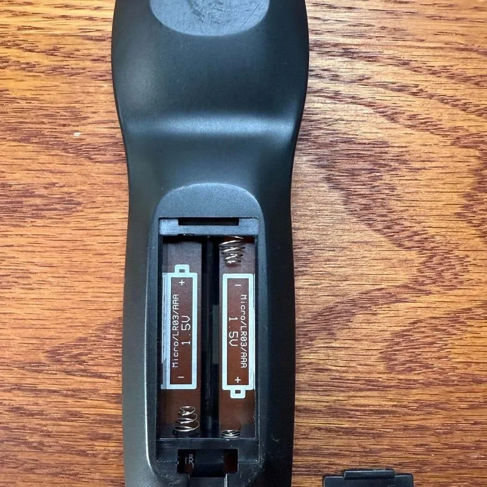 GE Universal Remote‎ Control for TV DVD VCR SAT AUX battery not included